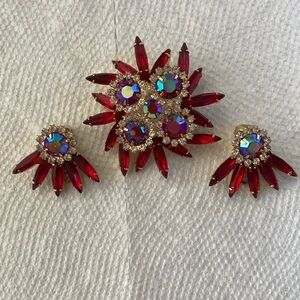 Vintage Gorgeous Red Rhinestones AB Crystal Gold Tone Brooch & Clip Earrings
